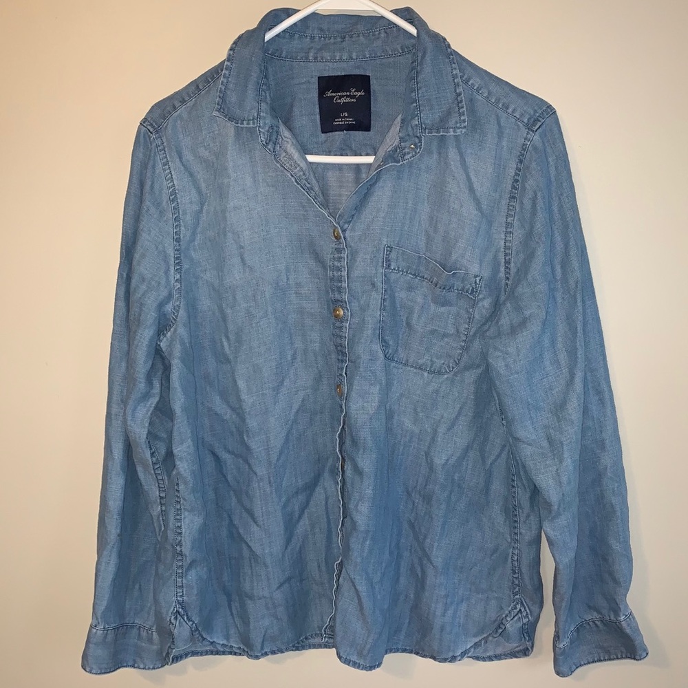 American Eagle Button Up Shirt
